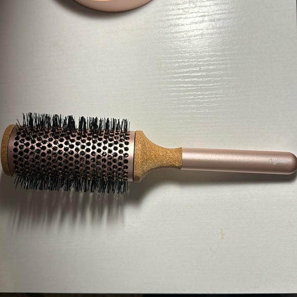 Dyson round brush - Picture 1 of 1